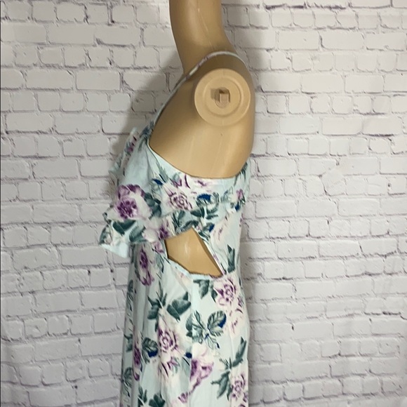 Light green floral halter maxi with ruffles - Picture 4 of 8
